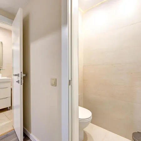 Apartment 2-кімнатні в центрі, м олімпійська Kyiv